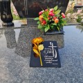 DEKORACJA na grób GRAWEROWANY ZNICZ podstawka na cmentarz RÓŻA DLA TATY