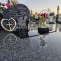 DEKORACJA na grób GRAWEROWANY ZNICZ podstawka na cmentarz RÓŻA DLA ŻONY