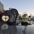 DEKORACJA na grób GRAWEROWANY ZNICZ podstawka na cmentarz RÓŻA DLA MĘŻA