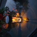 ZNICZ SOLARNY LED LAMPION NA GRÓB STATUETKA NA CMENTARZ Z KRZYŻEM