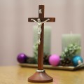 ELEGANCKI ZESTAW KOLĘDOWY Z IKONĄ Krzyż z Jezusem Jasny Brąz Świecznikx2
