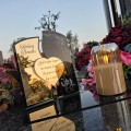 WIECZNY ZNICZ SOLARNY Statuetka dla Dziadka na Grób Wszystkich Świętych LED