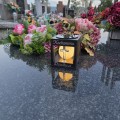 ZNICZ SOLARNY LED LAMPION NA GRÓB STATUETKA NA CMENTARZ Z KRZYŻEM