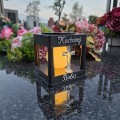 ZNICZ SOLARNY LED LAMPION NA GRÓB STATUETKA NA CMENTARZ Z KRZYŻEM