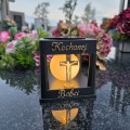 ZNICZ SOLARNY LED LAMPION NA GRÓB STATUETKA NA CMENTARZ Z KRZYŻEM