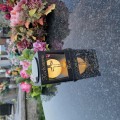 ZNICZ SOLARNY LED LAMPION NA GRÓB STATUETKA NA CMENTARZ Z KRZYŻEM