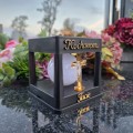 ZNICZ SOLARNY LED LAMPION NA GRÓB STATUETKA NA CMENTARZ Z KRZYŻEM