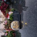 Znicz solarny LED z kulą  STATUETKA NA GRÓB wieczny lampion szkło akryl
