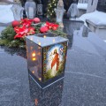 Znicz LED Jezus Zmartwychwstały witraż lampion na grób kapliczka lustro